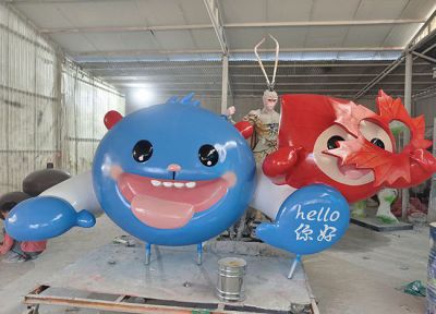 长4.2米玻璃钢卡通门头造型雕塑